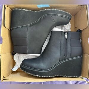 TOMS Raven Boots Black Water Resistant Sz 10 NIB